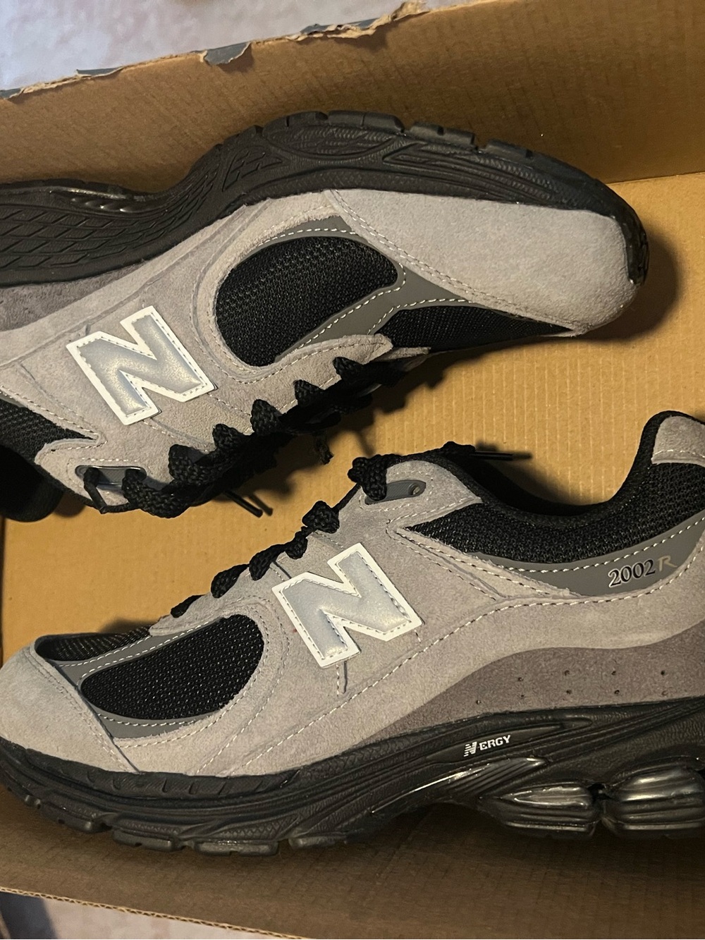 New Balance Men's 2002R Suede Mesh Sneakers - Gray & Black
